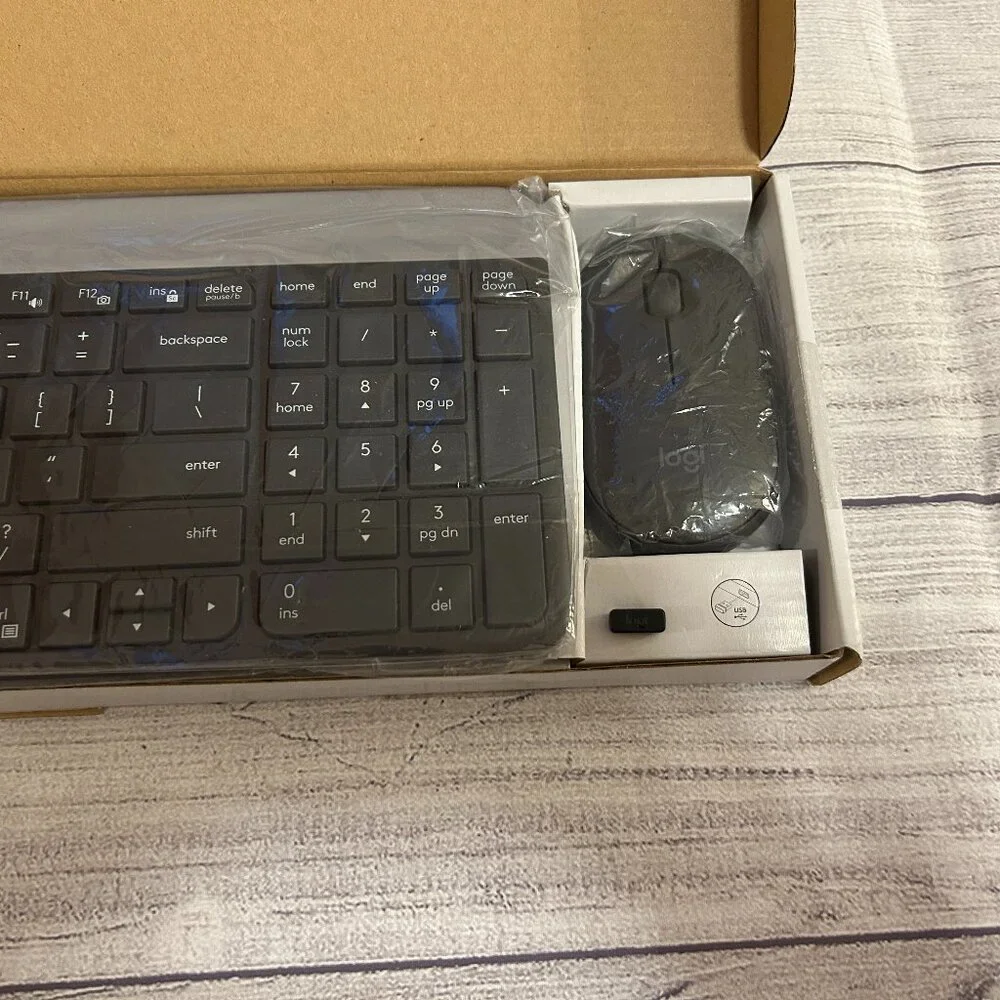 Logitech MK470 Slim Wireless Keyboard and Mouse Combo